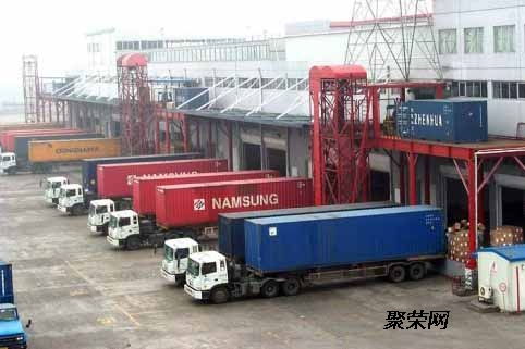 青島到淄川專(zhuān)線(xiàn)集裝箱車(chē)隊(duì),淄博集裝箱車(chē)隊(duì),青島集裝箱